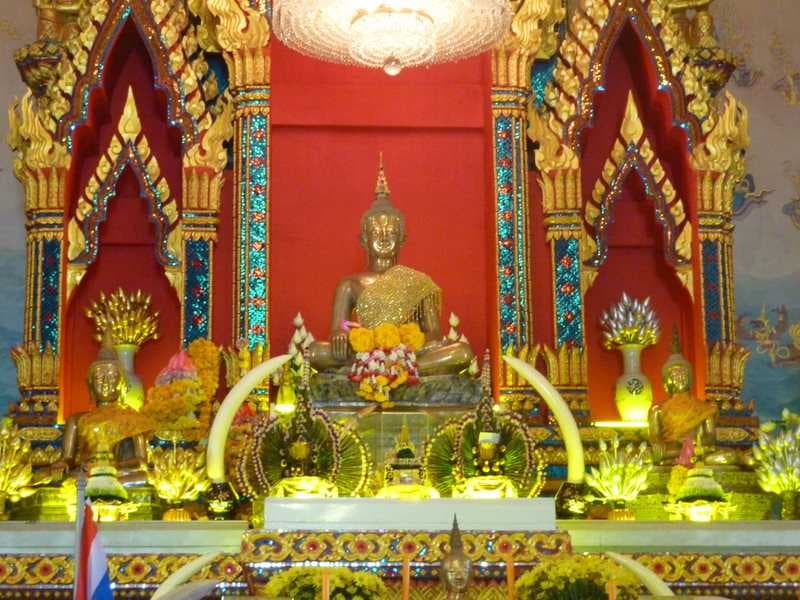 Buddha Idol Inside Wat Pho Chai