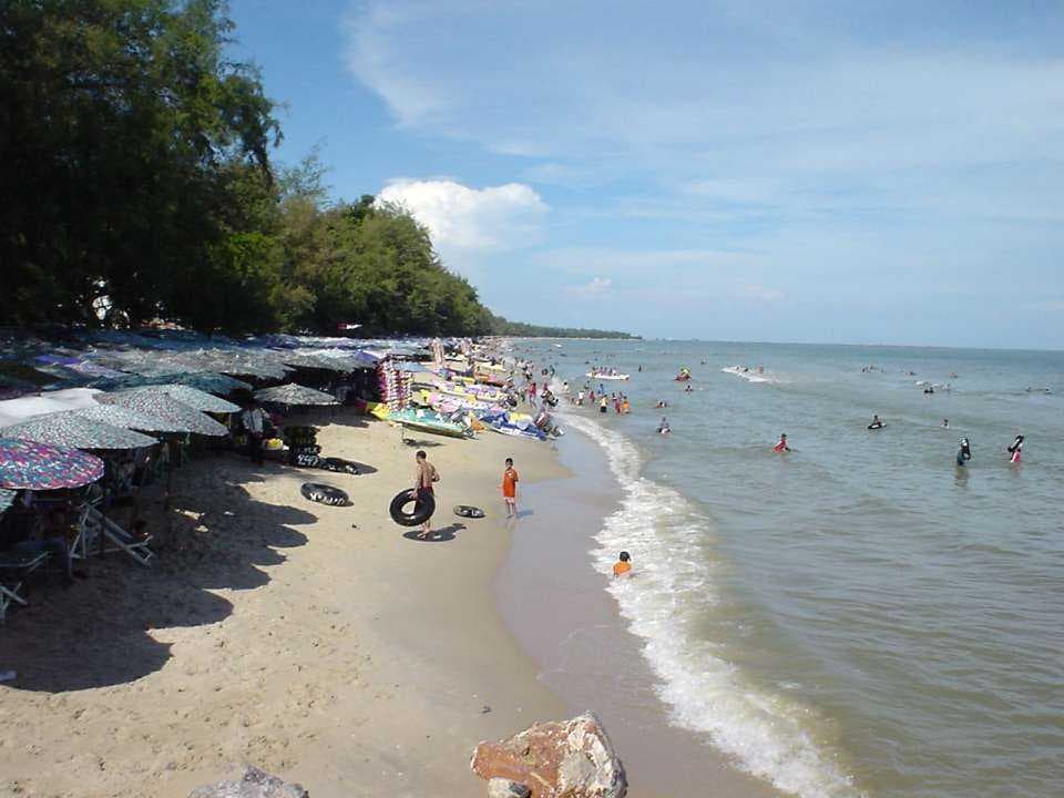 Long and Pretty Cha-Am Beach
