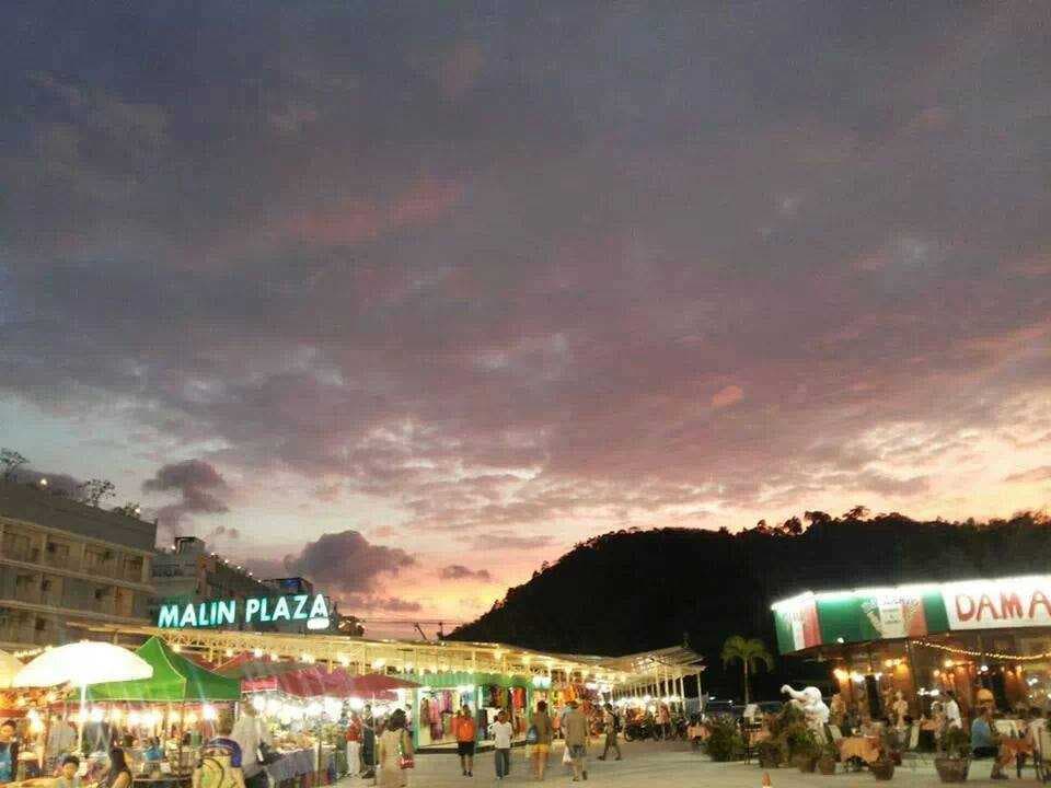 Malin Plaza - Busy Market in Patong