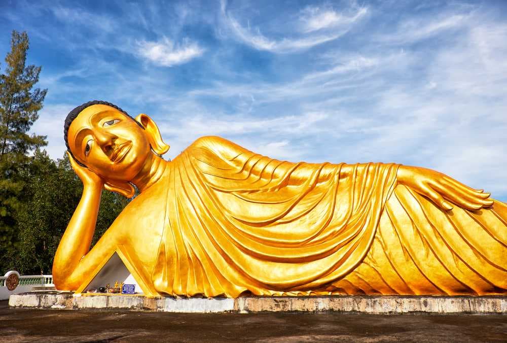 Statue of Lying Buddha in Wat Sri Sunthon temple