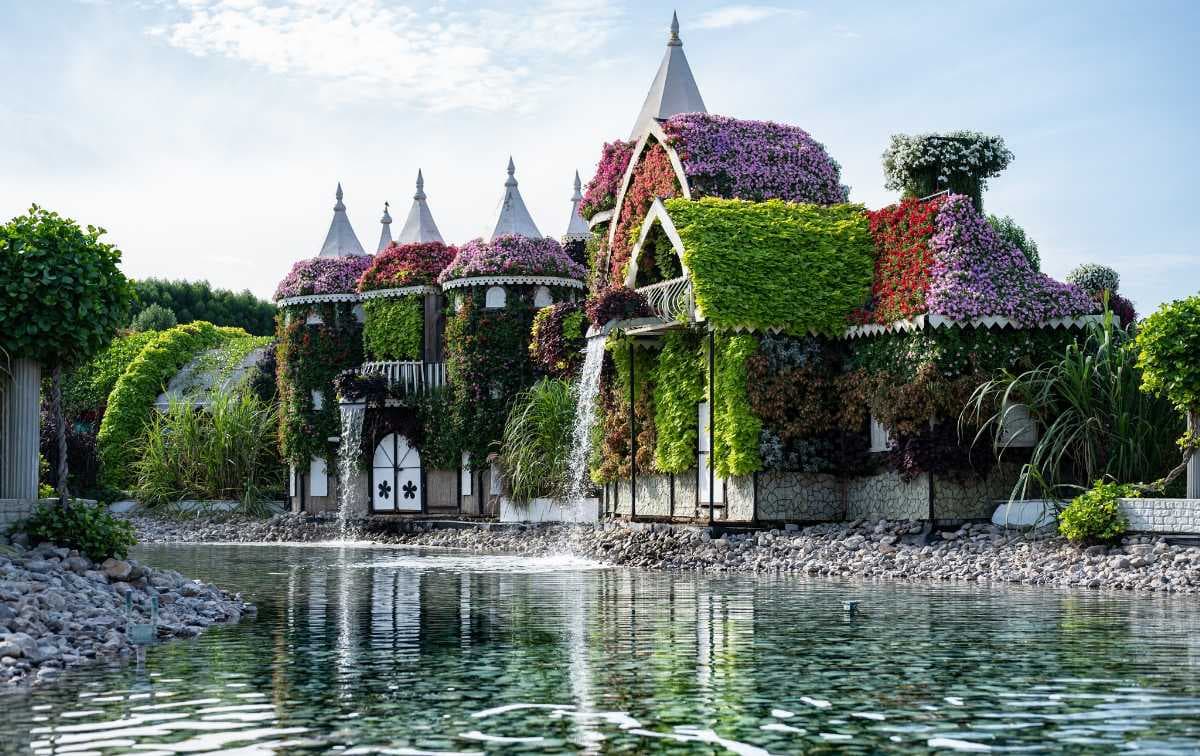 Lake Park at Dubai Miracle Garden