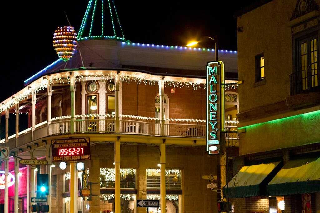 Weatherford Hotel with its pine cone and a countdown in December 2010