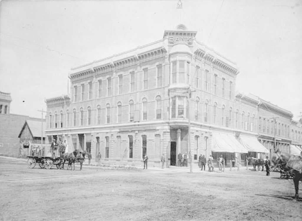 Poudre Valley Bank, at Linden and Walnut, in Fort Collins (1908)