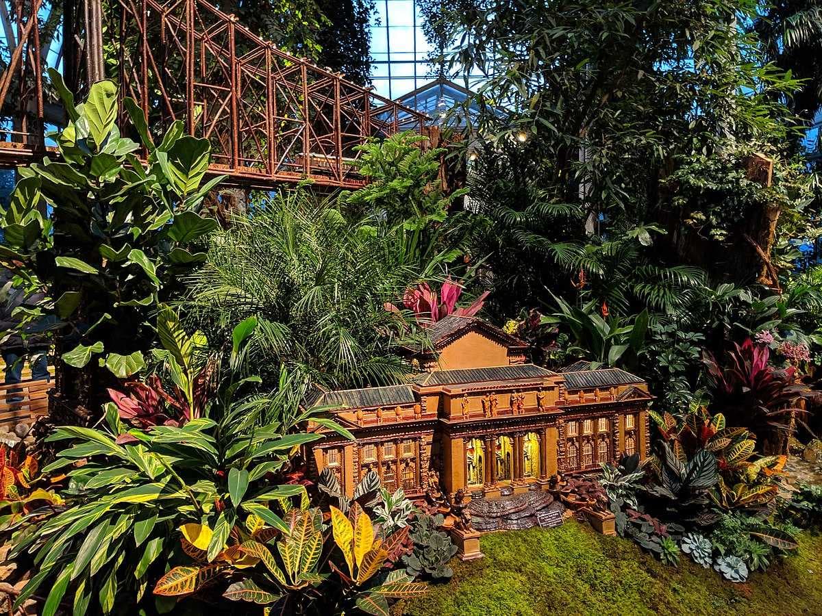 NYC Botanical Garden Holiday Train Show