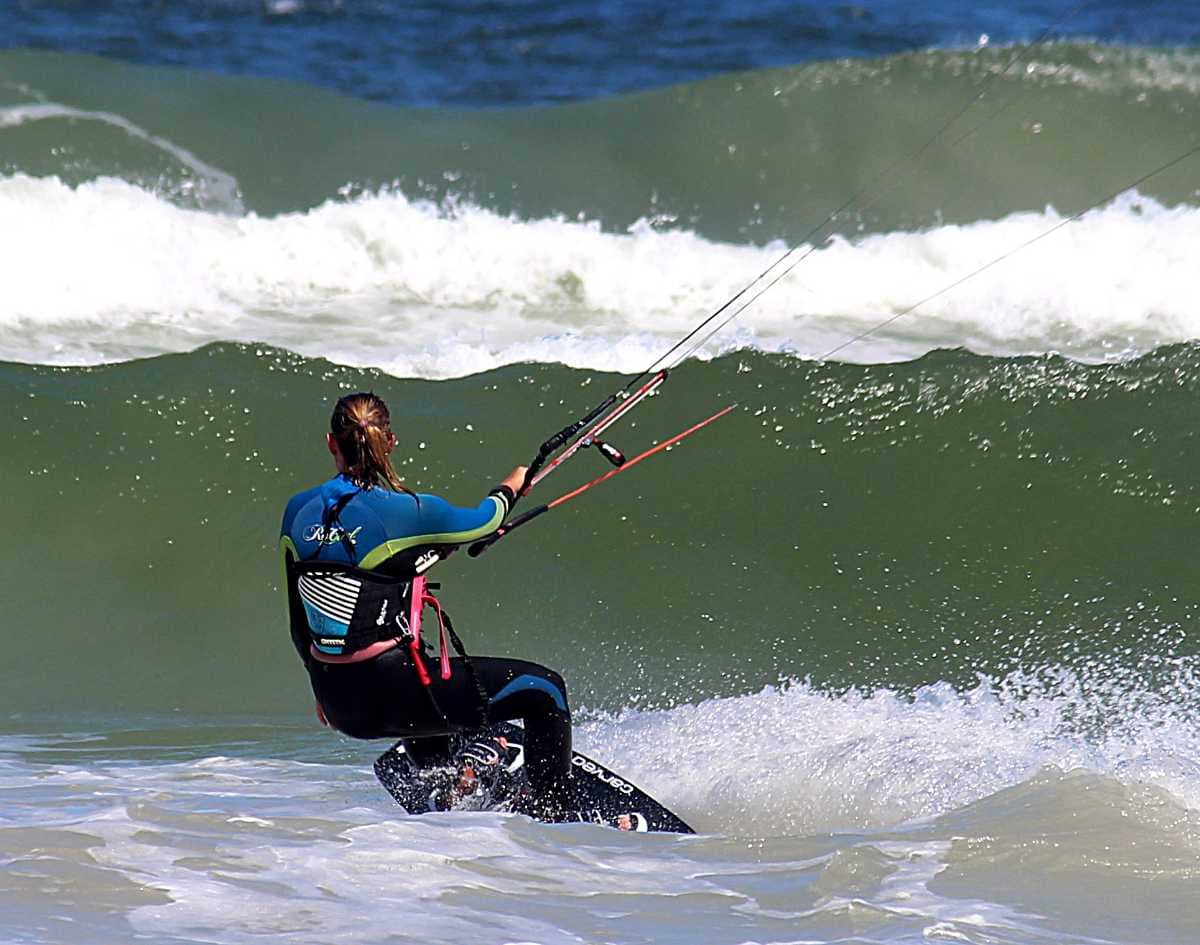 Kitesurfing