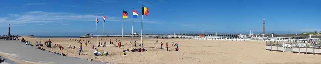 Ostend beach and the promenade pier, panoramic view
