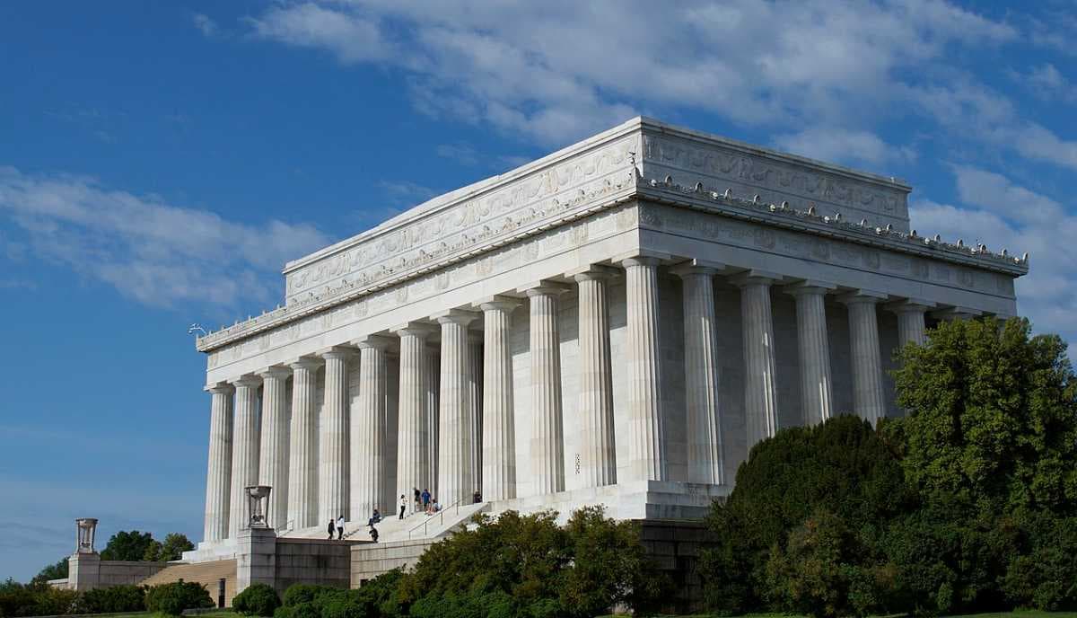 Monuments of Washington DC at night