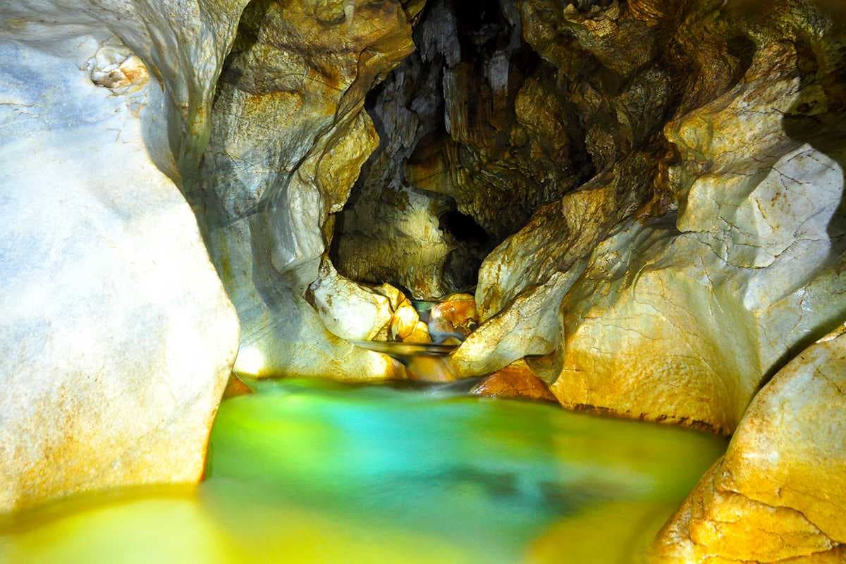 Hua Ma Cave travel image