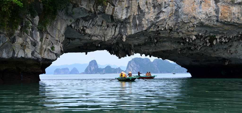Bai Tu Long Bay