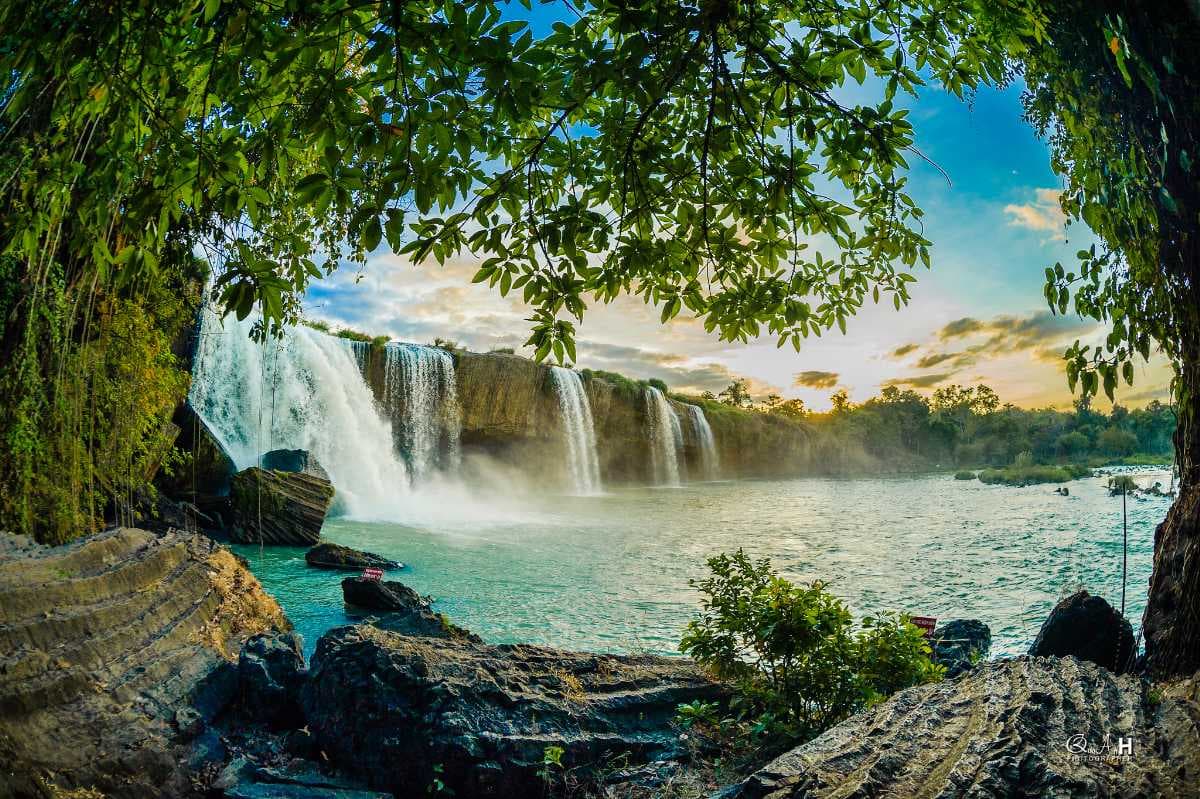 Picturesque View of Dray Nur Waterfall