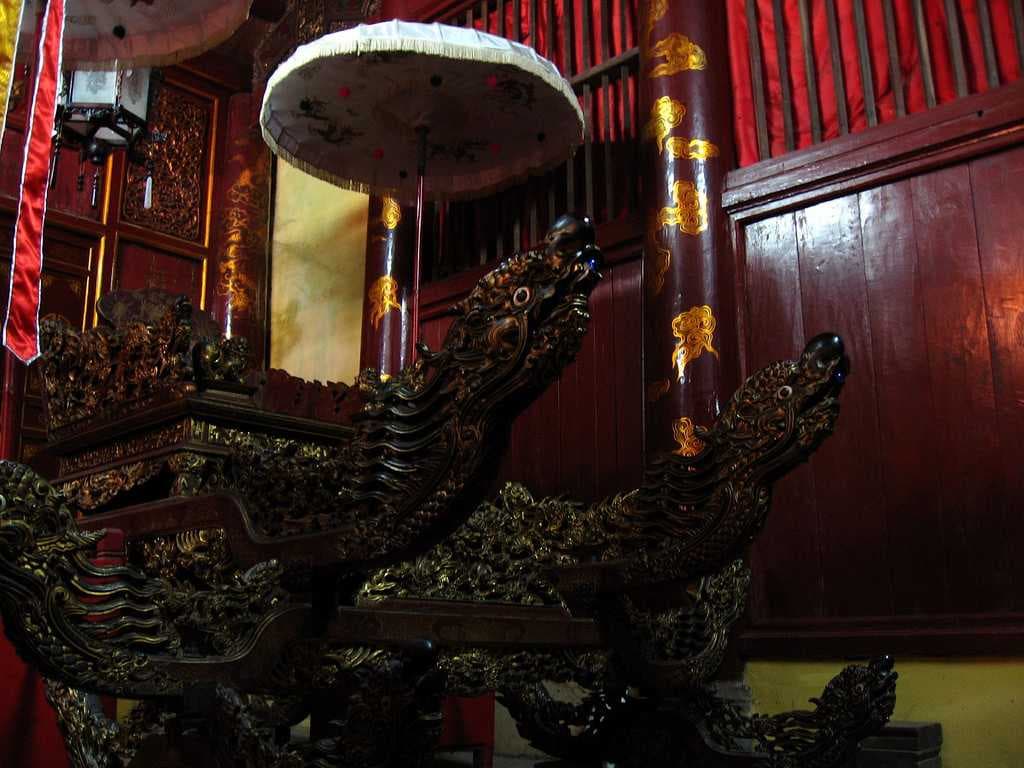Bach Ma Temple travel image