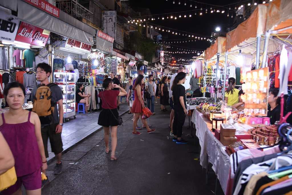 Shopping at Old Quarter