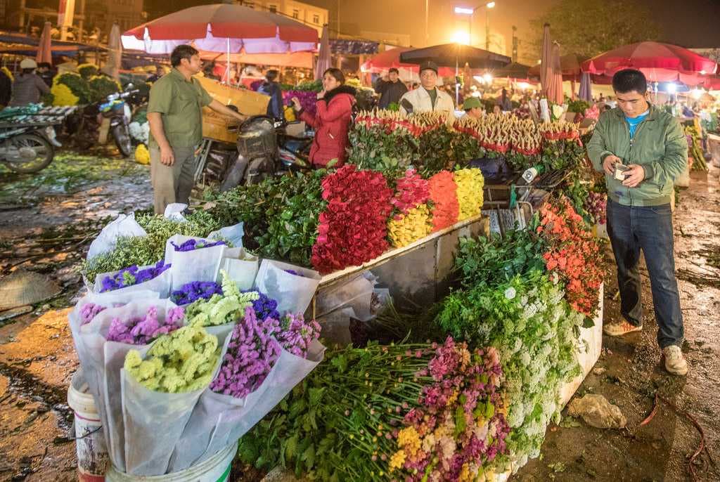 Quang Ba Flower Market travel image