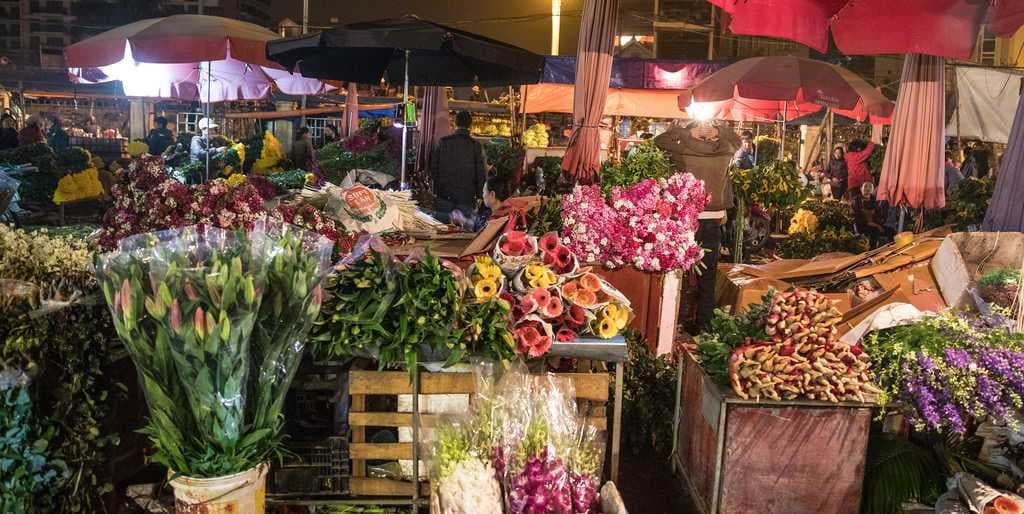 Quang Ba Flower Market travel image