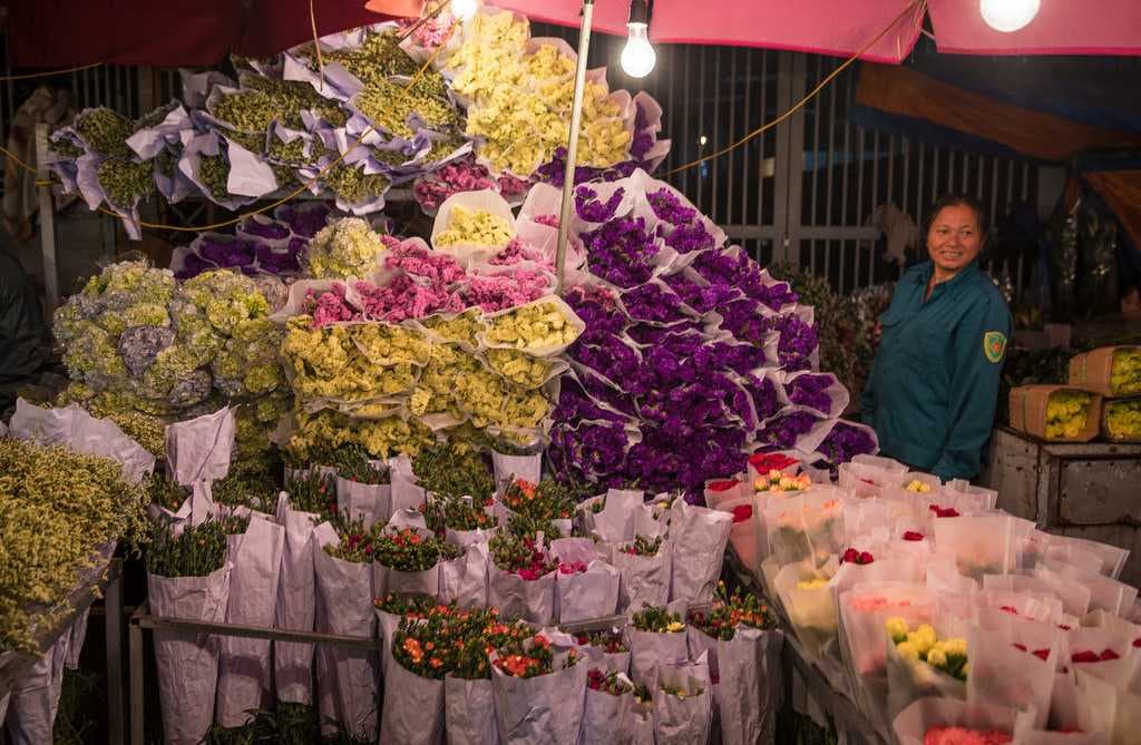 Quang Ba Flower Market travel image