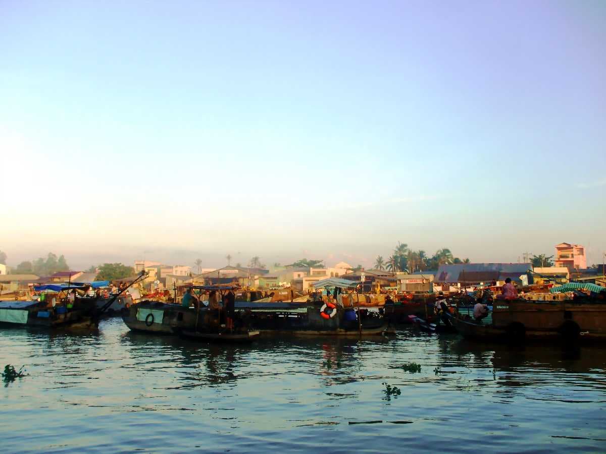 Boats Lined up in Cho Noi (Floating Market)