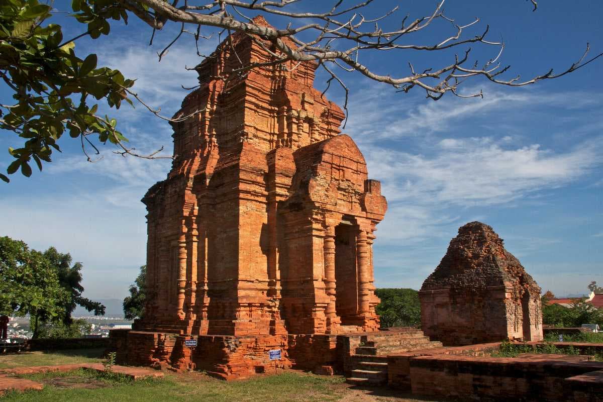 Po Shanu Cham Towers travel image