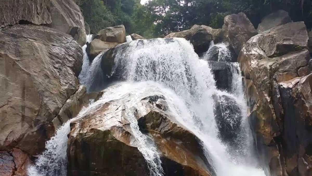 Ba Ho Waterfalls travel image