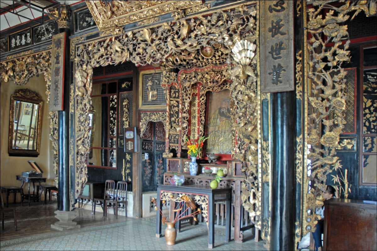Interior of Huynh Thuy Le