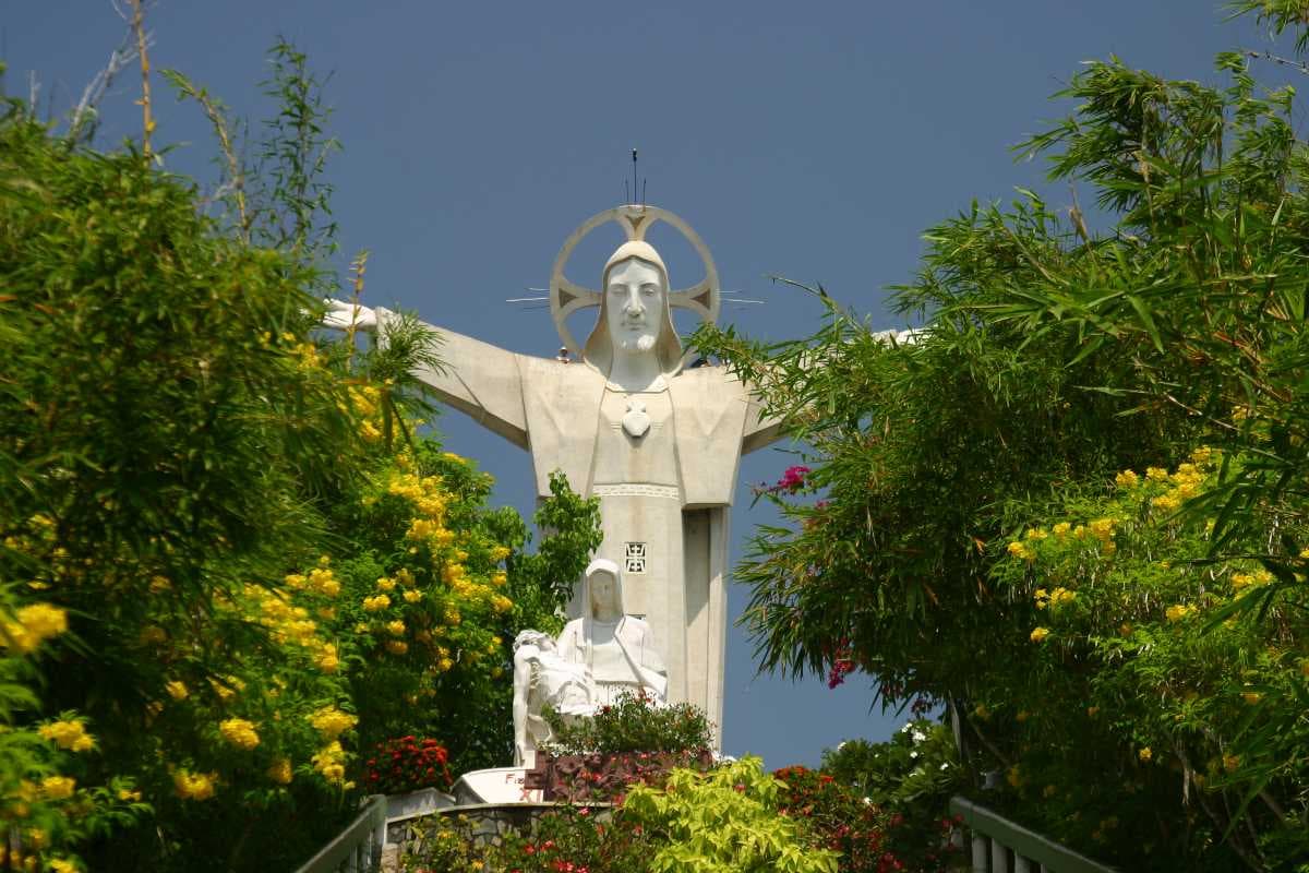 32 m High Statue of Jesus on Nho Mount